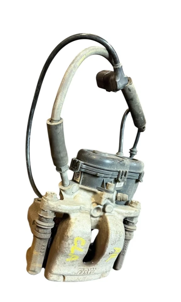 Pinza de freno trasera derecha del lado del pasajero Mercedes-Benz CLA250 2014-2019 OEM Foto 2 de 4