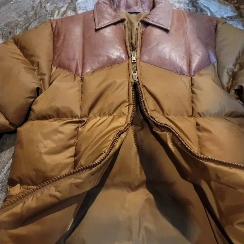 Yoke Down Padding Jacket with Leather Detail - Un… - image 2