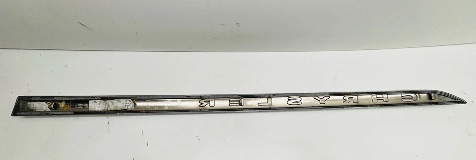 Chrysler Town and Country 2011-2016 - Moldura lateral de puerta cromada (delantera derecha) Foto 4 de 4