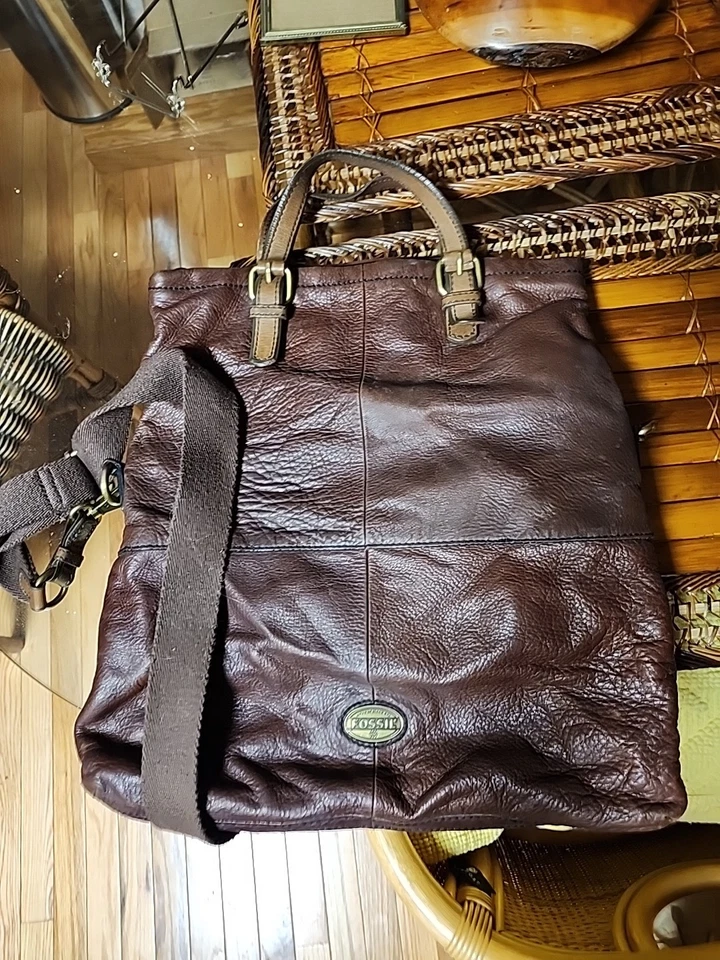 Bandolera plegable de cuero Fossil Explorer XL Hobo Bolso de hombro Dije clave Foto 3 de 4