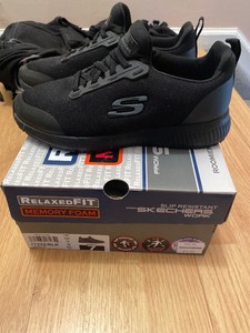sketchers non slip