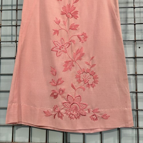 60s Vintage Pink Shift Dress M Embroidered Sleeveless Pale Pastel Brunch Church - Picture 4 of 9