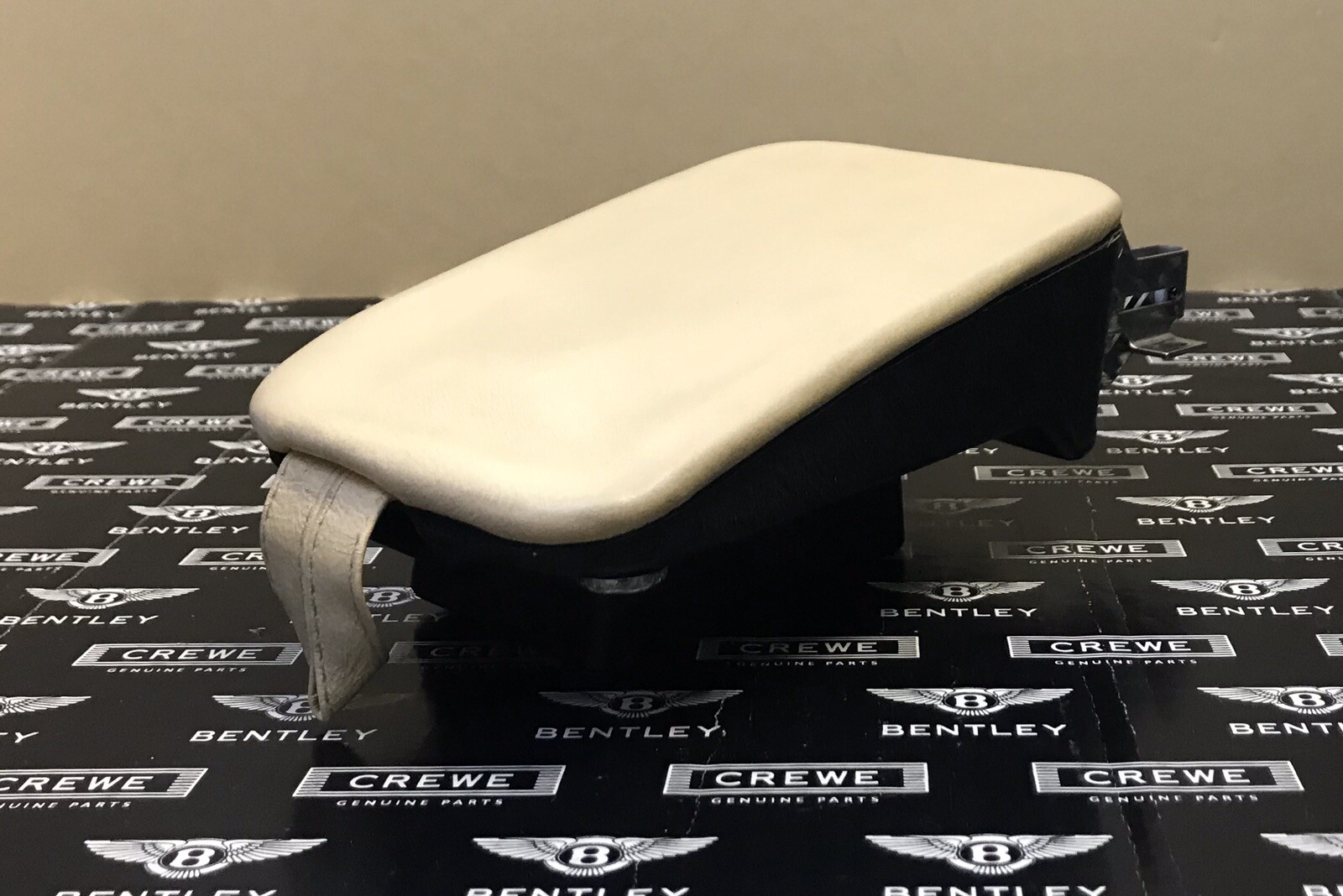 2000 Bentley Arnage Center Console Phone Holder. Rare And Hard To Find #BA-01