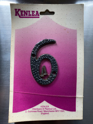Schwarze rustikale Stil Ziffern Kunststoff Türnummer 21/2'' (65 mm).    Nr. 6