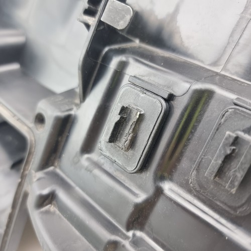 Mercedes C Class W204 Air Box 1.8 Petrol Turbo 12/2009-07/2014 - Picture 5 of 7