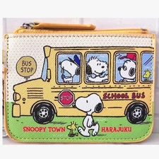 Snoopy NY Yellow Bus Coin Case Keychain Wallet Used, 12x9cm