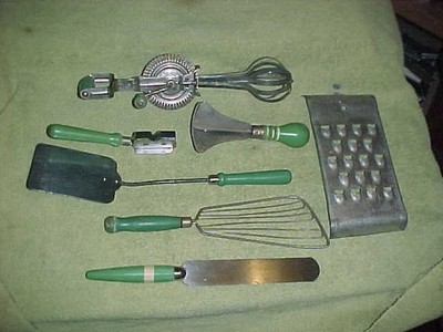 Green Handle Kitchen Utensils Shredder Batter Knife Sharpener Spatlua Egg Beater