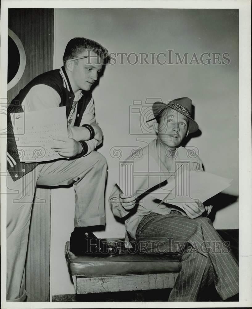 Press Photo Bing Crosby rehearsing with son Gary - kfx46699