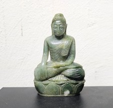 Buddha aus Jade - Jadeit ca. 100x60x30 mm / ca. 305 Gramm Myanmar