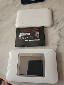 Netgear Unite Air Card 770S 4G LTE AT&T Mobile WiFi Hotspot Needs New Battery 