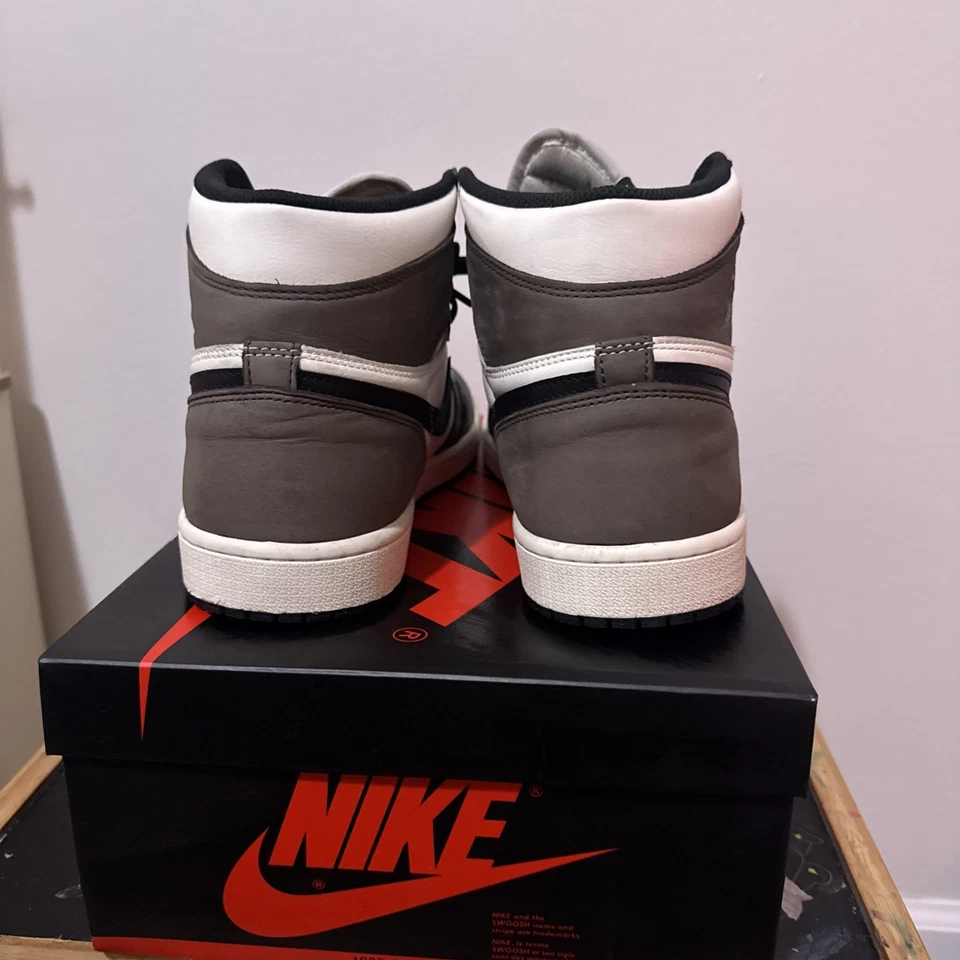 Nike Air Jordan 1 Retro OG High Dark Mocha Talla 10 Foto 2 de 4