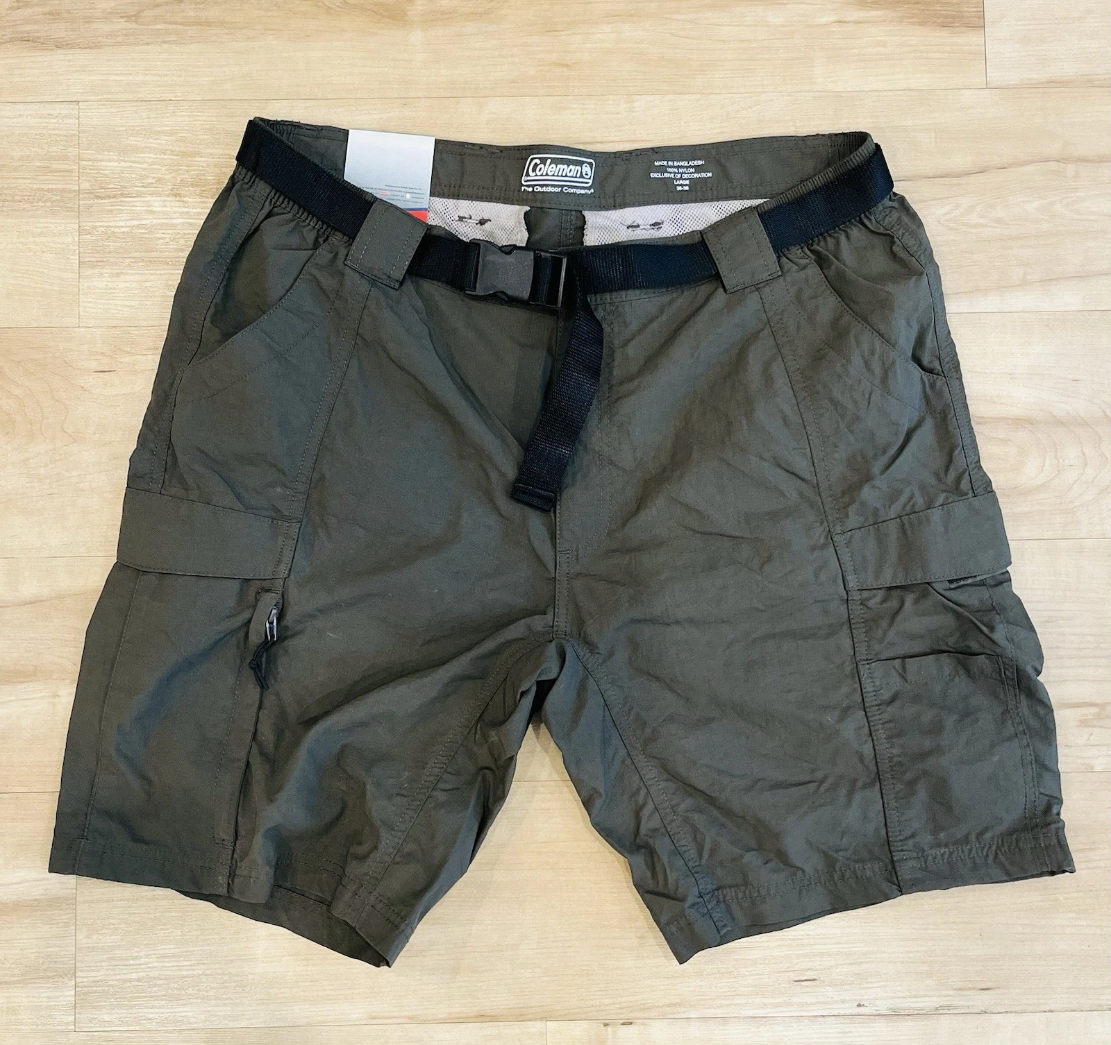 NWT Coleman Nylon Cargo Shorts Mens Size L 36-38 Hiking Fishing Outdoors Green
Opens in a new window