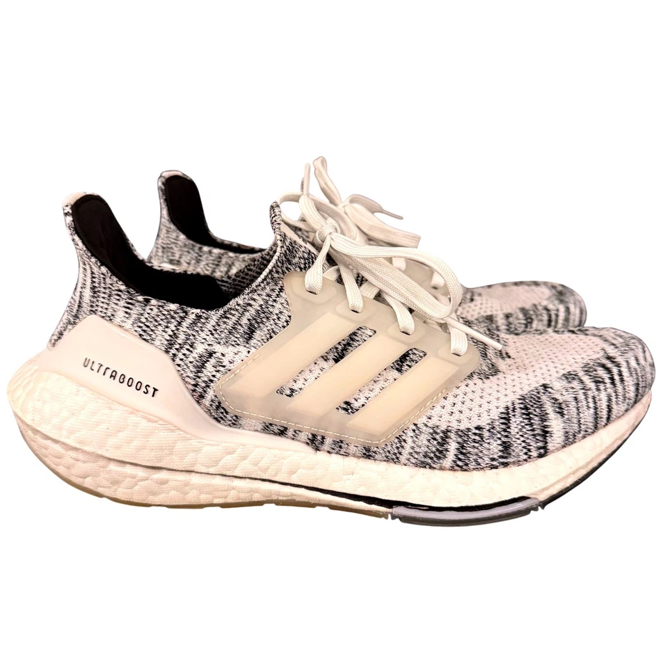 Adidas Ultraboost 22 Women's Size 8.5 White Gray Knit Running Shoes Sneakers - Image 2 of 4