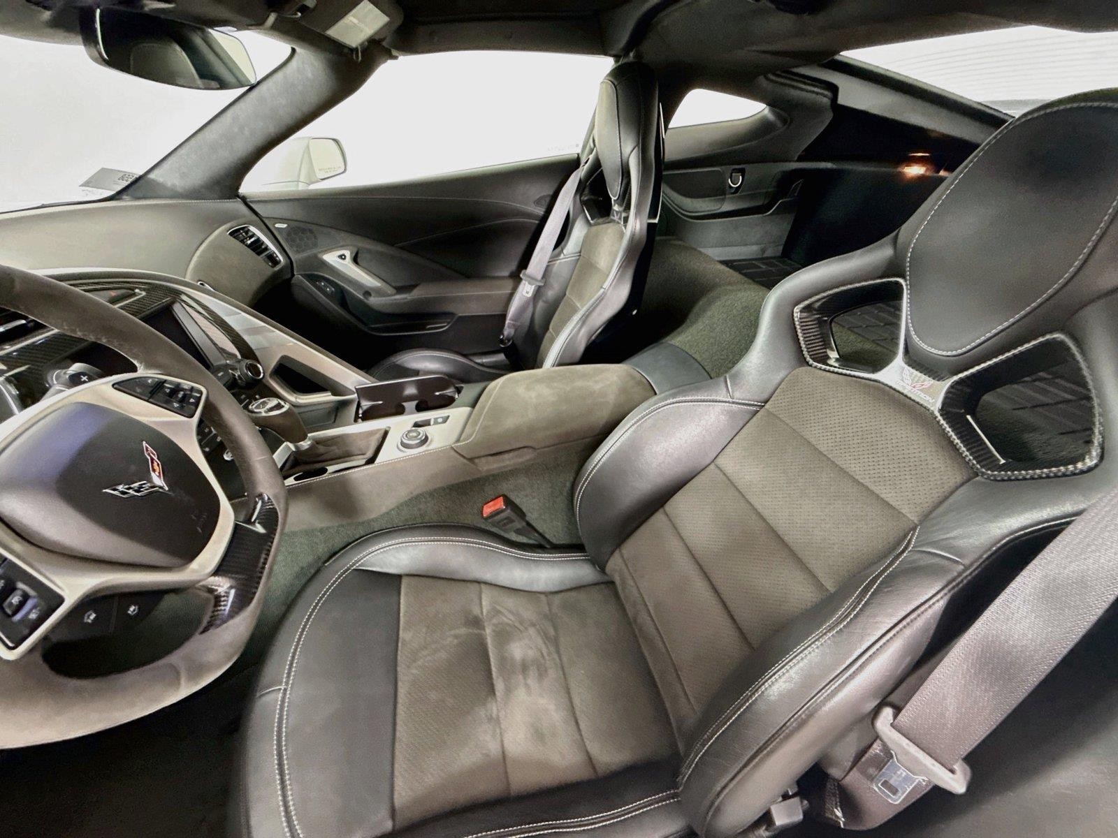 2017 Blade Silver Metallic Chevrolet Corvette   | C7 Corvette Photo 9