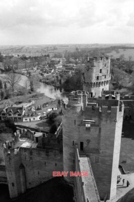 FOTOANSICHTEN AUFGENOMMEN IN WARWICK IN DEN FRÜHEN 1980ER JAHREN. (5)