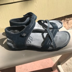 merrell air cushion memory foam sandals