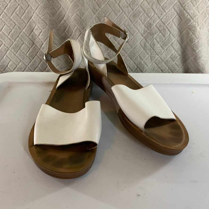 Sandals Womens 9 White Faux Leather Open Toe Ankle Strap Flats Boho Lagenlook-image