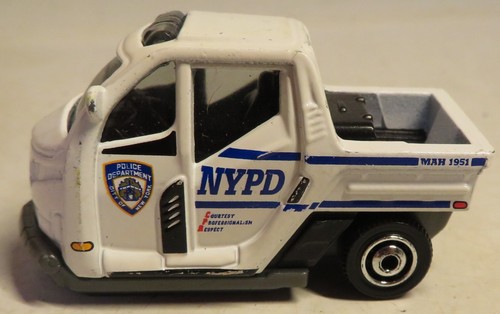 2014 MATCHBOX NYPD PARKING METER POLICE WHITE 1:64 DIECAST CAR 3 wheeled VEHICLE - Picture 2 of 14