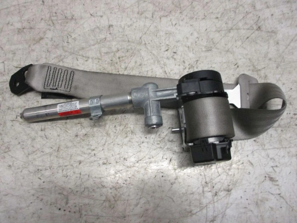 Cinturón pretensor trasero izquierdo para Volvo C70 II Cabriolet T5 Foto 2 de 2