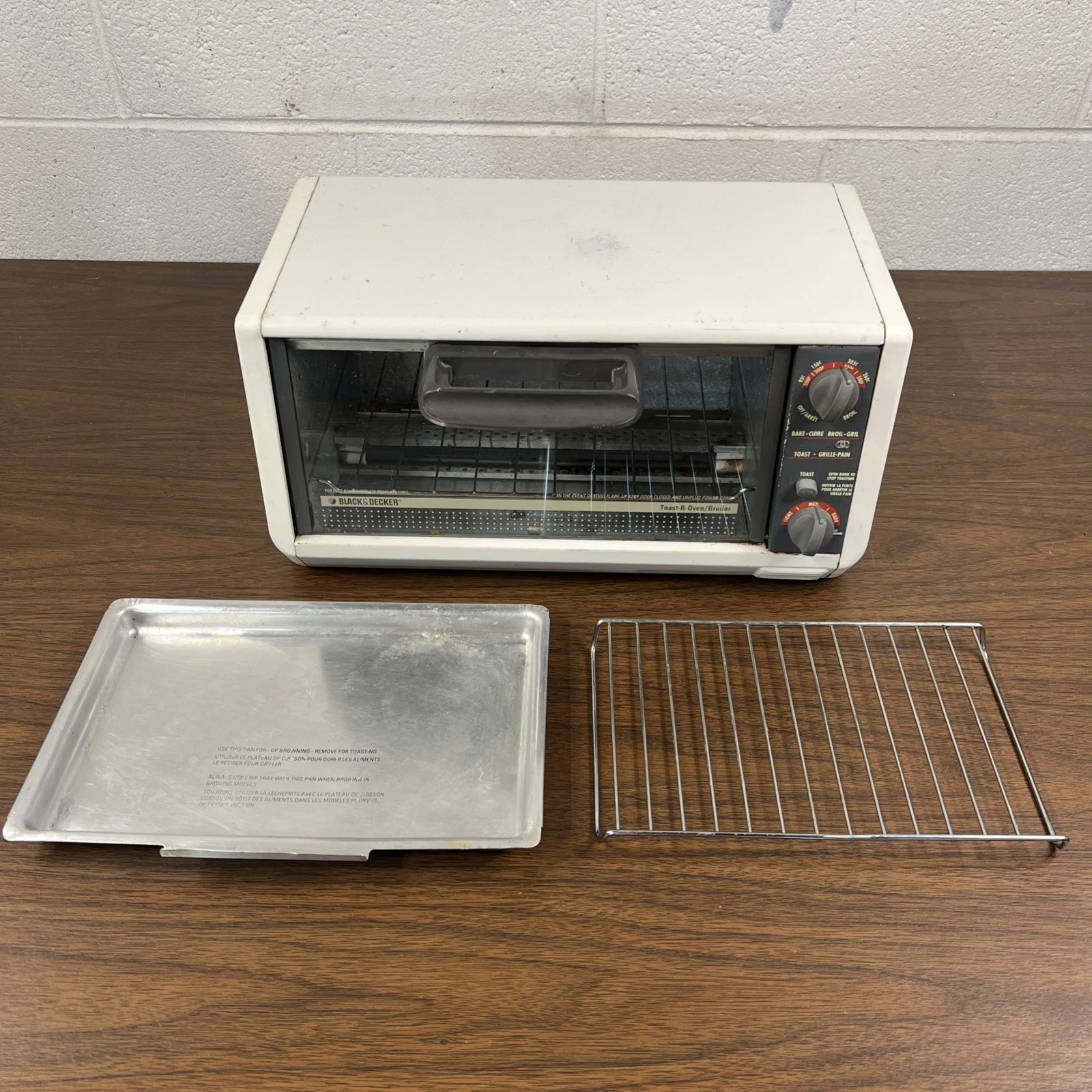 Black & Decker SpaceMaker Under Cabinet Toaster Toast-R-Oven TRO 400 TY5 Tested