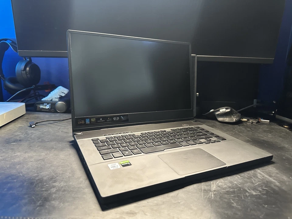 ASUS ROG Zephyrus M15 GU502 - Image 2 of 4