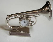 Silver Finish Musical Instrument French Horn Mini Collectible  Desk Clock
