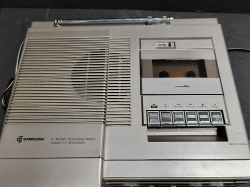 Samsung 5" Micro B/W Television, Radio & Cassette Record/Player Model BT-122AT - Picture 4 of 16