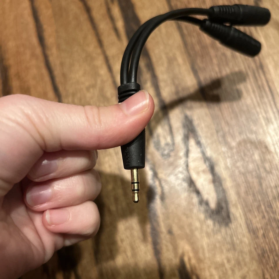 RadioShack ￼ Cable Stereo Y Adapter. Male To (2) Female 6 inch B1 - Image 3 of 3