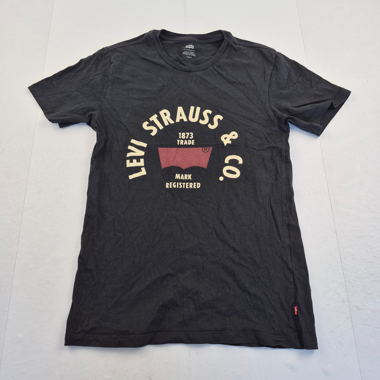 LEVI'S T-Shirt Small Black Mens Short Sleeve Round Neck Graphic Print Logo
