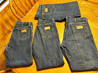 4 pr Wrangler Men's Cowboy Cut Dark Blue Denim Straight Fit 5-Pocket Jeans 36x32 - Image 1 of 4