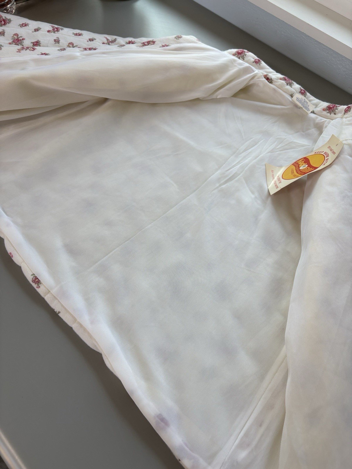 VTG Nanette Undies Bed Coat Cream  W Pink Flowers Grandmacore Cottagecore Sz S