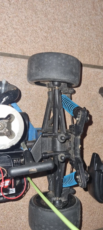 Carson 4WD RC Car 1:10 Verbrenner-Glattbahn Mit Fernsteuerung für Bastler - Bild 3 von 4