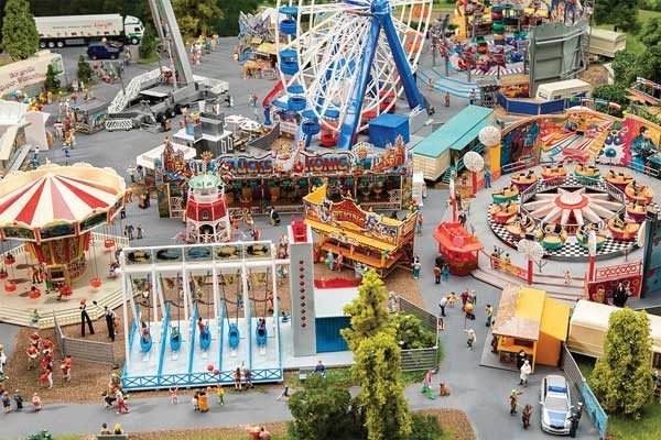 Faller 140460 HO Scale Funfair Set Kit - Includes 7 Structure Kits - includes