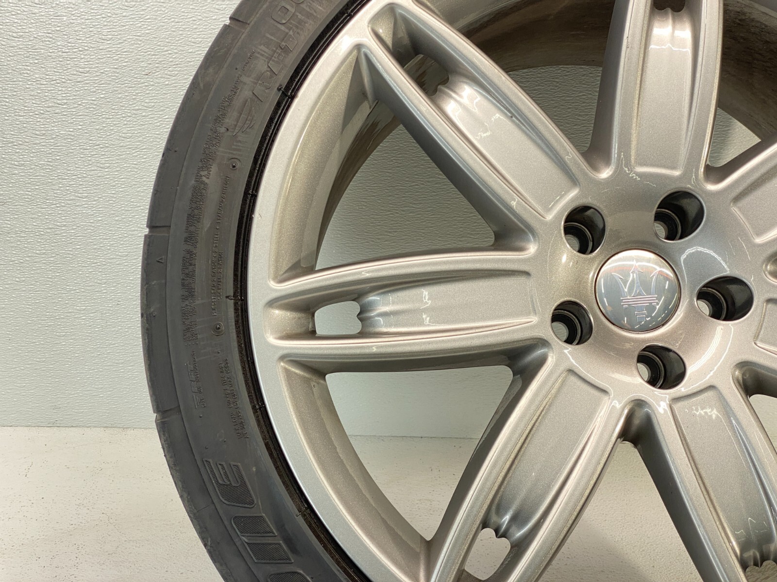 14-21 Maserati Quattroporte Ghibli 20" Rear Genuine Wheel Rim Tire 10.5X20 OEM✅