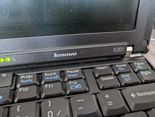 Lenovo Thinkpad X201 Laptop - 120gb SSD, 8gb RAM ze stacją dokującą - Zdjęcie 10 z 12