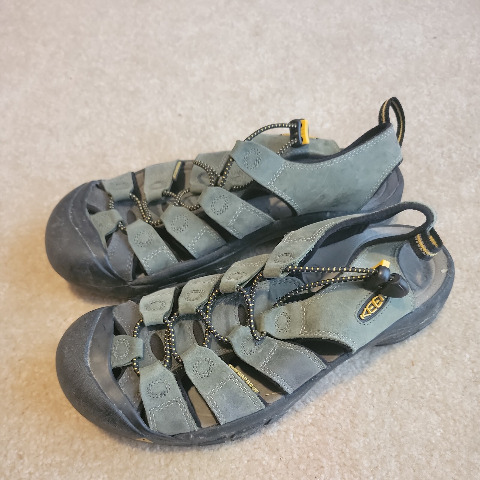 Sandali sportivi Keen Newport da uomo impermeabili verdi 110220 CHCL taglia 9 5 US