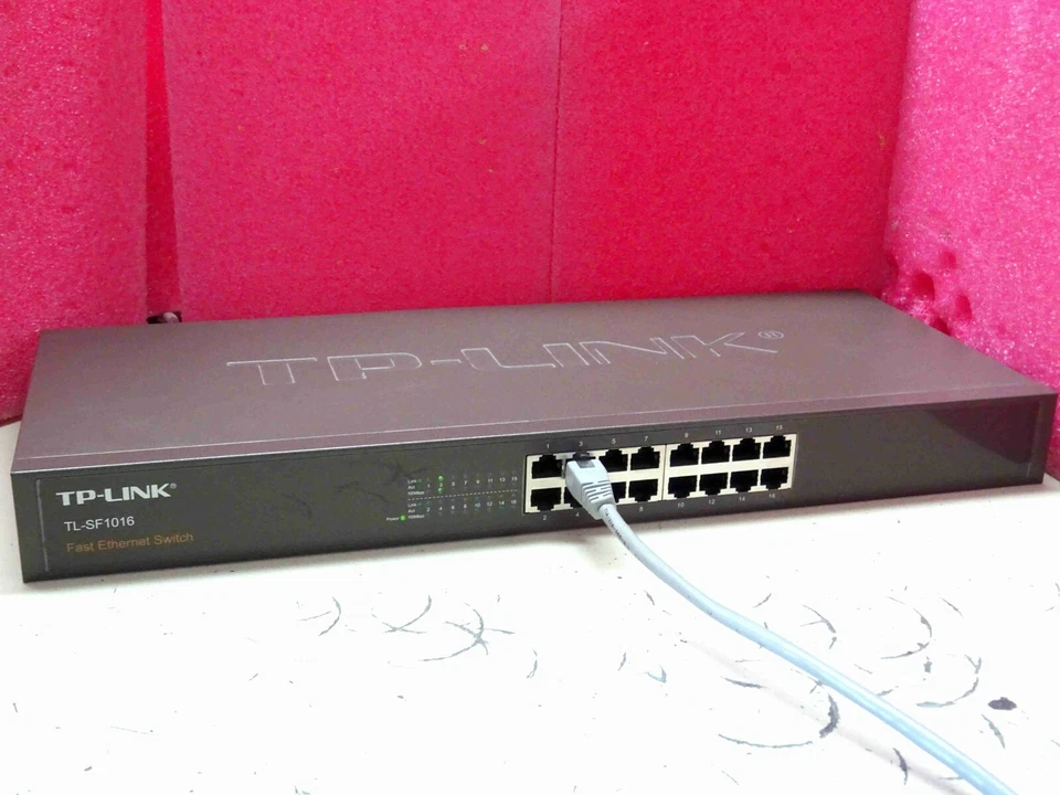 commutateur ethernet switch TP-Link TL-SF1016 16-Port 10/100Mbps ver 11.5 - Photo 1/1