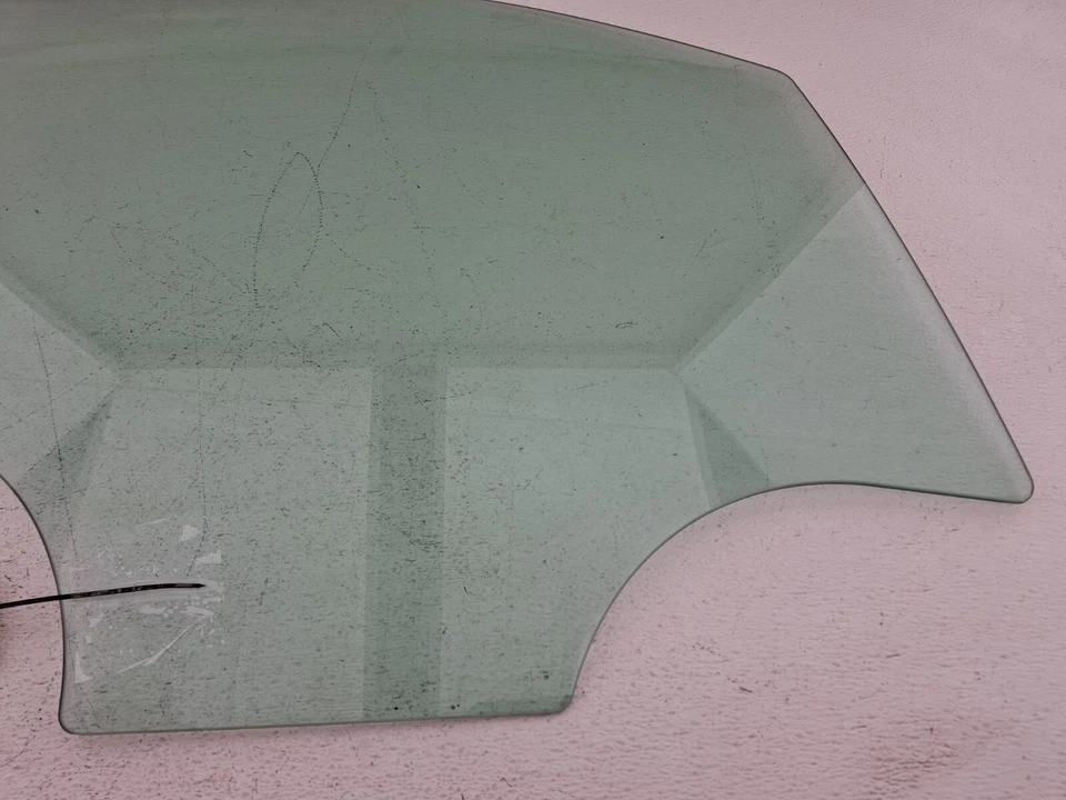 2013 - 2022 BUICK ENCORE vidro para porta dianteira direita do passageiro 95207985 fabricante de equipamento original - Imagem 3 de 4