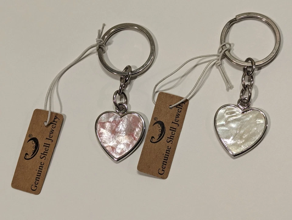 Corazones rosas y blancos, porta llaves de metal, para San Valentín Foto 2 de 4