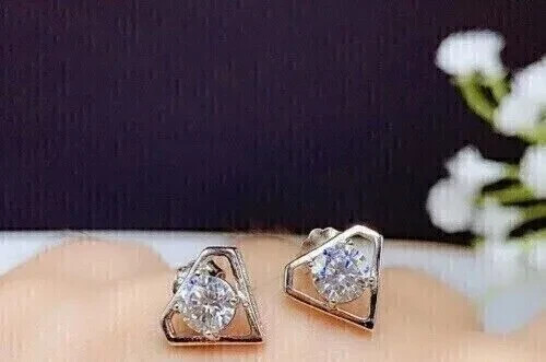 Boucles D'oreilles Diamants Pave 2,09 Carats - Or Blanc 14K, Clous - Certifiées, Pour Occasions Spéciales