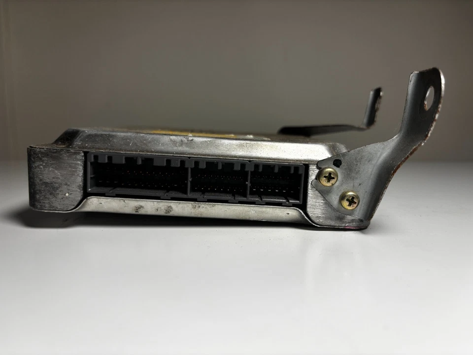 TOYOTA HI LUX LN130 ECU 89661-35490 2.4 T - Image 3 of 3