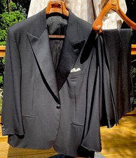 CANALI TUXEDO size 56 WITH BELT AND 2 BOW TYES plus 2 Silver Neck Tyes