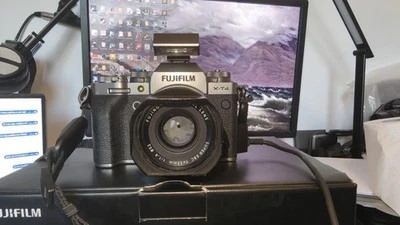 Fujifilm X-T4 Silber mit Fujinon XF 35mm f/1.4 R - Bild 1 von 4