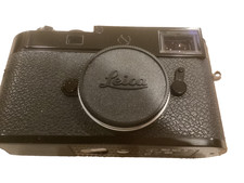 Leica  M11 Glossy Black Paint / 60MP 1 year l...