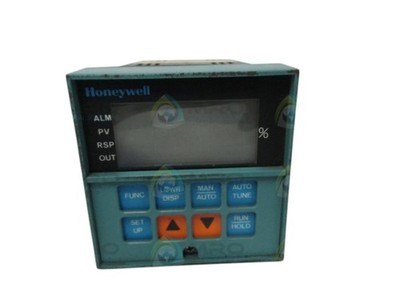 HONEYWELL DC3004-0-000-1-C300-0111 TEMPERATURE CONTROLLER  UNMP