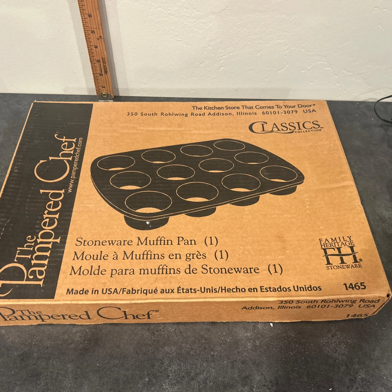 Pampered Chef Vintage Stoneware 12 Cup Muffin Pan 1465 Used In Box Retired
Opens in a new window or