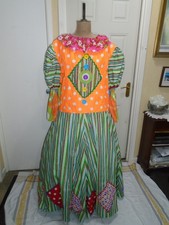 XL Dames    Worker  DRESS   green stripe.spots pattern bust 54 inches   used