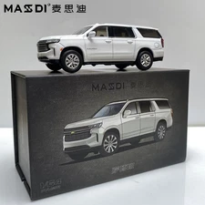 1:64 Chevy Chevrolet Suburban SUV White Die-Cast Model Car Alloy Metal Off-Road