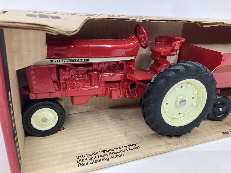 复古 ERTL 国际收割机 IH 库存 5011 拖拉机和货车套装 1/16 带盒 — 第 2/4 张图片