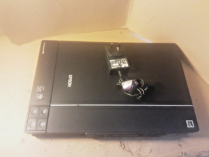 Epson Perfection V33 Farbscanner Fotos Dokumente Flachbettscanner + Netzteil & USB